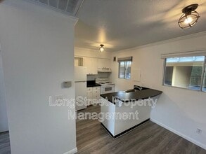 851 SW Broadway Dr in Portland, OR - Building Photo - Building Photo