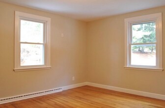 21 Hillside Rd in Lincoln, MA - Building Photo - Building Photo
