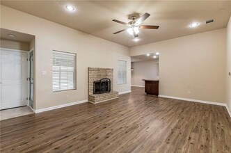 208 Pearl Dr in Hewitt, TX - Building Photo - Building Photo