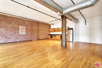 215 S Santa Fe Ave in Los Angeles, CA - Building Photo - Building Photo