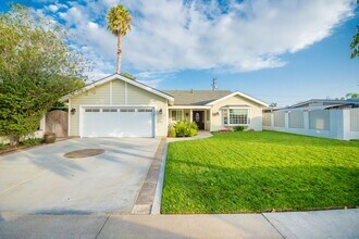 2386 Carlton Pl in Costa Mesa, CA - Building Photo - Building Photo