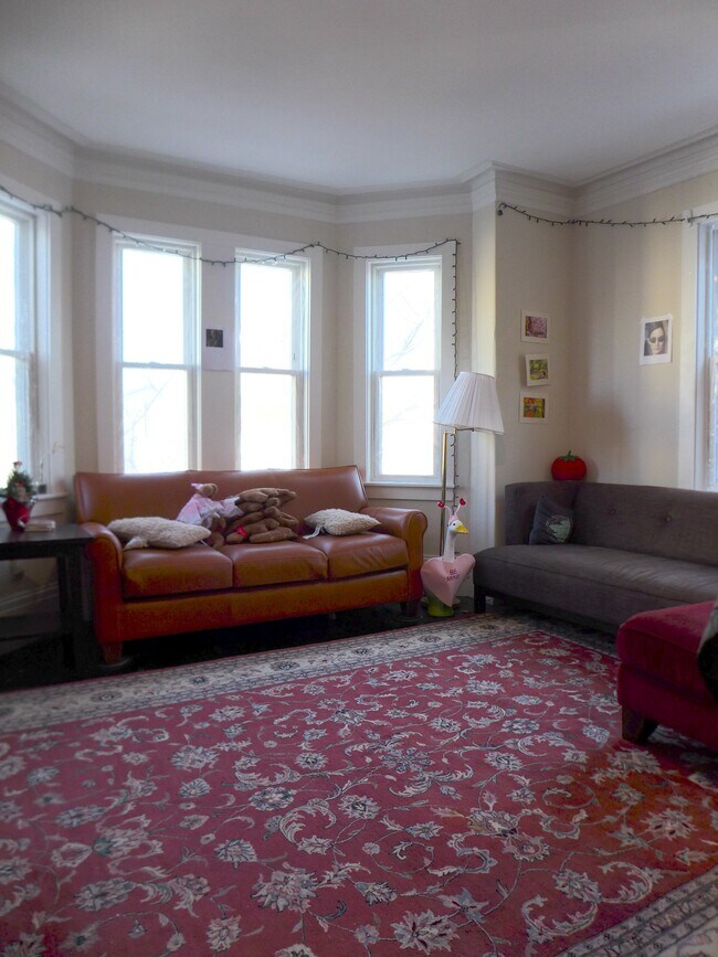 828 Parker St in Boston, MA - Building Photo - Building Photo