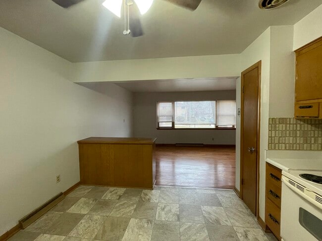 8305 W Morgan Ave in Milwaukee, WI - Building Photo - Building Photo