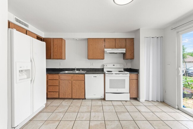 property at 1975 Akron St