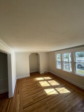 203 Helen St in Hamden, CT - Building Photo - Building Photo