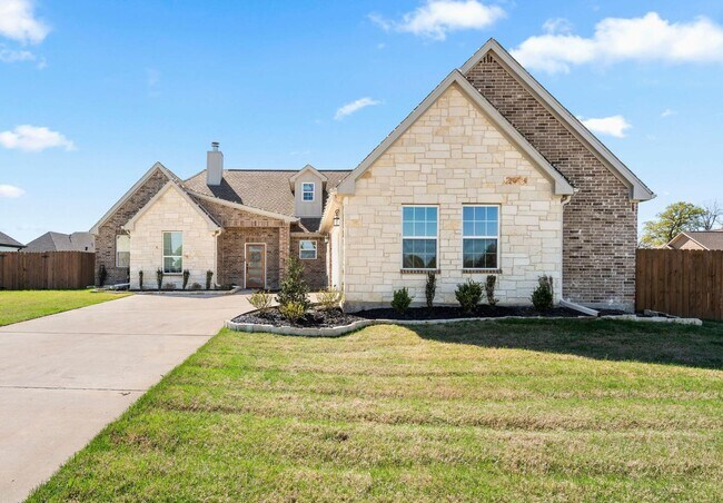 1000 Stone Hill St in Mount Pleasant, TX - Building Photo - Building Photo