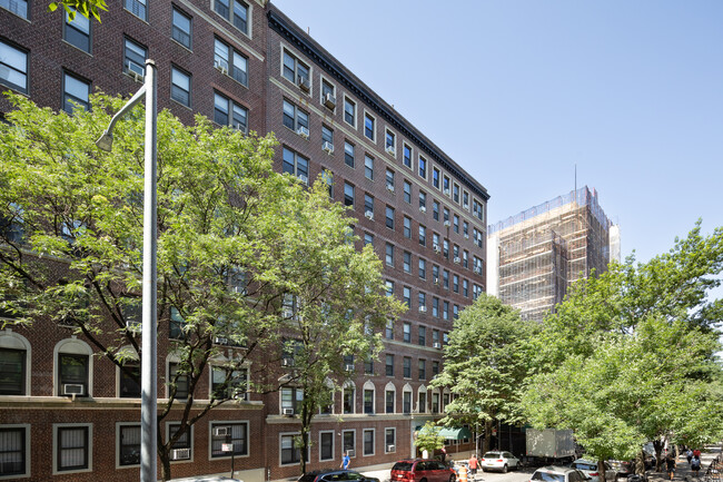 134 W 93rd St in New York, NY - Building Photo - Building Photo