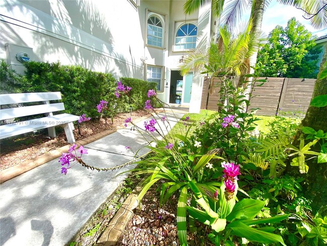 480 SW 203rd Ave in Pembroke Pines, FL - Building Photo - Building Photo