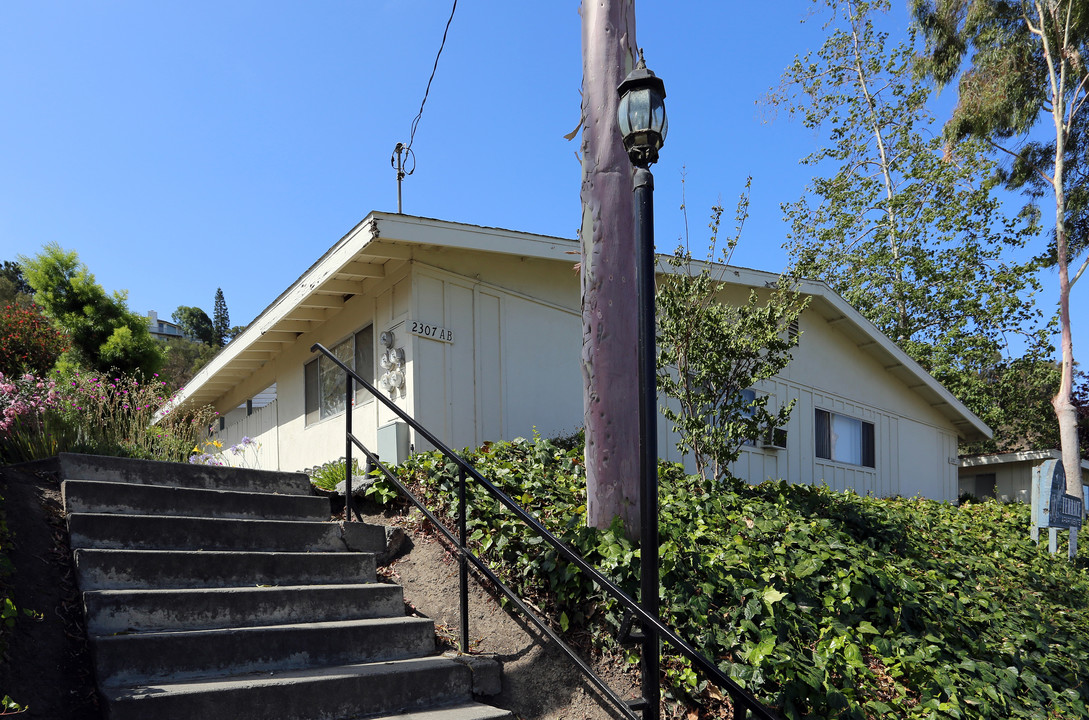 Skylark Terrace Apartments in Oceanside, CA - Building Photo