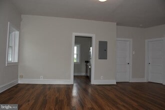 103 Oak St in Ambler, PA - Building Photo - Building Photo