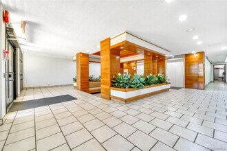 2714 Kahoaloha Ln in Honolulu, HI - Foto de edificio - Building Photo