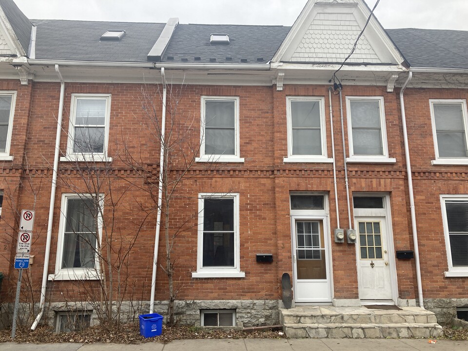80 Chatham St in Kingston, ON - Building Photo