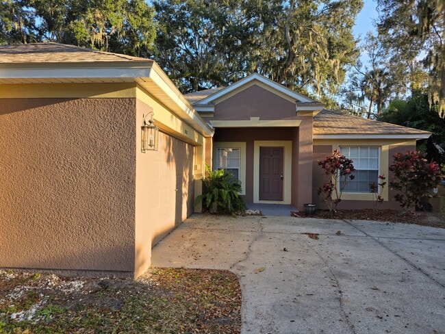 2225 Granger Ave in Kissimmee, FL - Building Photo - Building Photo
