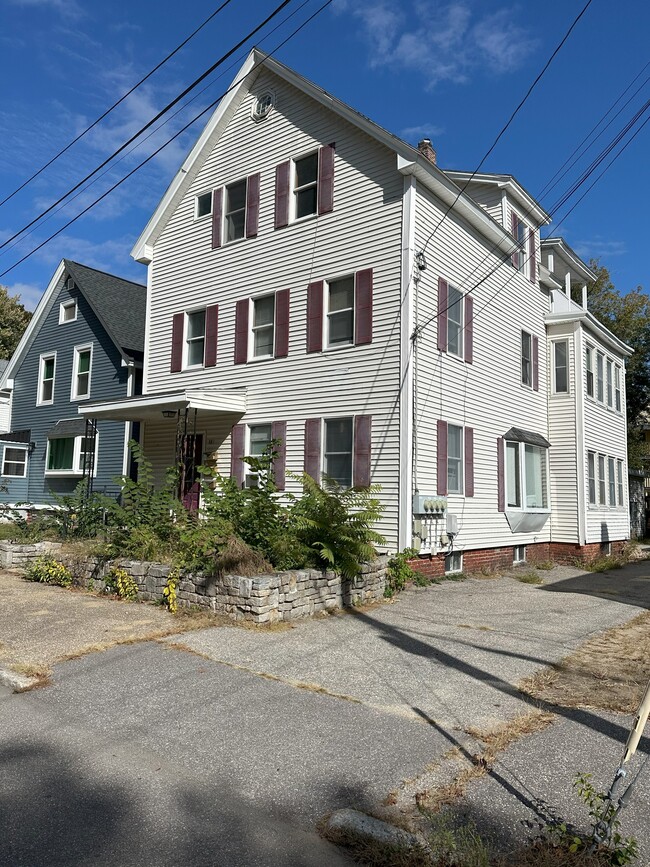 381 Thornton St, Unit 3 in Manchester, NH - Building Photo - Building Photo