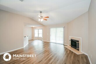 13968 Crestwick Dr E in Jacksonville, FL - Building Photo - Building Photo