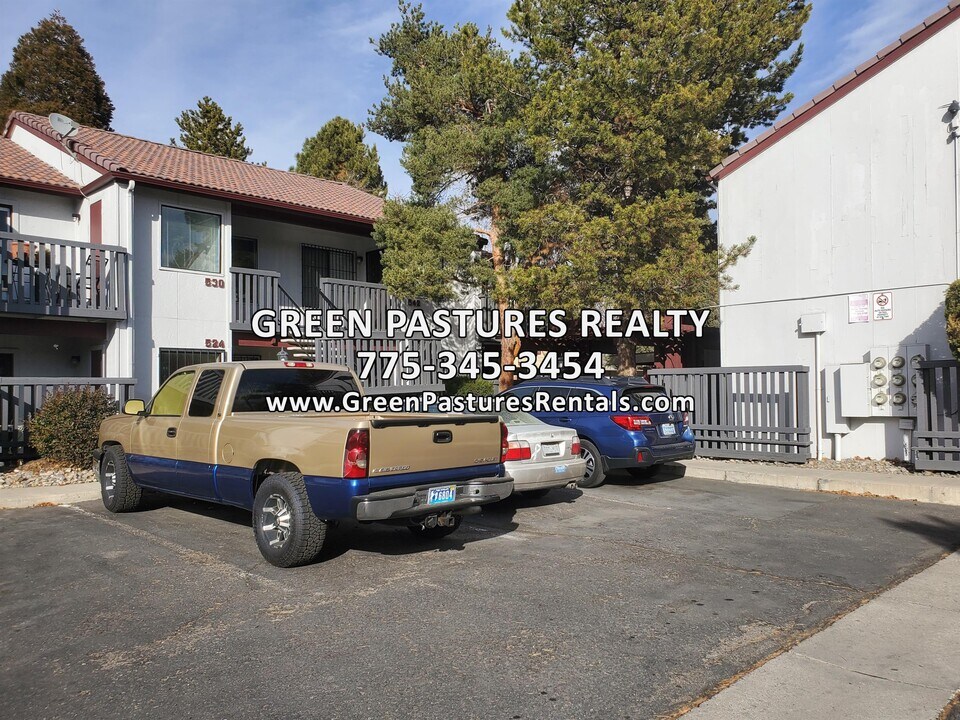 542 Nichols Blvd in Sparks, NV - Building Photo