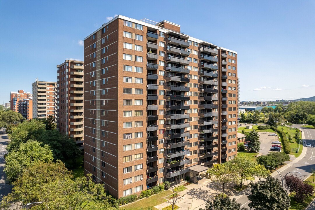 Le Montpellier in Montréal, QC - Building Photo