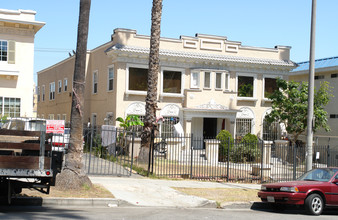 750 S New Hampshire Ave in Los Angeles, CA - Building Photo - Building Photo