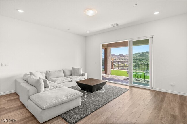 property at 91 Reflection Cove Dr