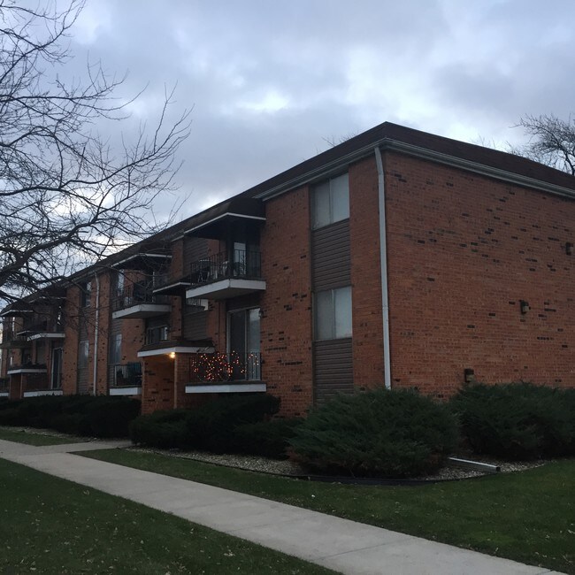 2100 N Main St Apartments and Nearby Crown Point Apartments For Rent