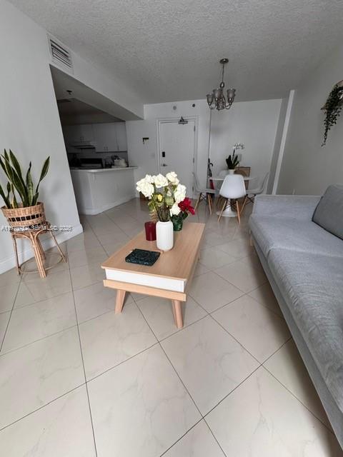 104 SW 9th St in Miami, FL - Building Photo - Building Photo