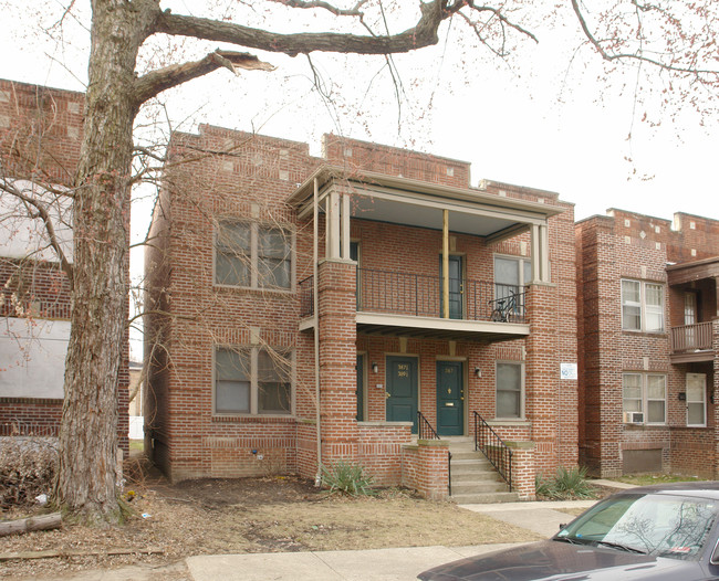 387-389 Chittenden Ave in Columbus, OH - Building Photo - Building Photo