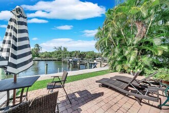 2724 Treasure Cove Cir in Fort Lauderdale, FL - Building Photo - Building Photo