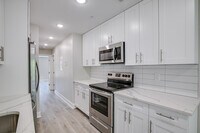 2017 N College Ave, Unit 3 photo'
