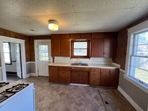 527 W Elm St in Junction City, KS - Building Photo - Building Photo