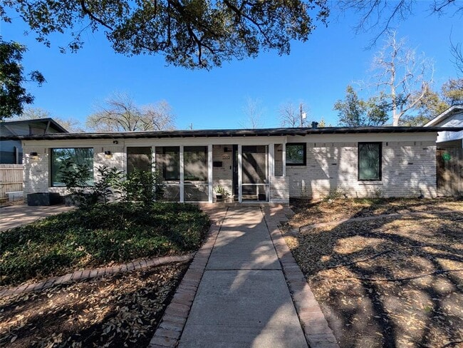 property at 1510 Glencrest Dr