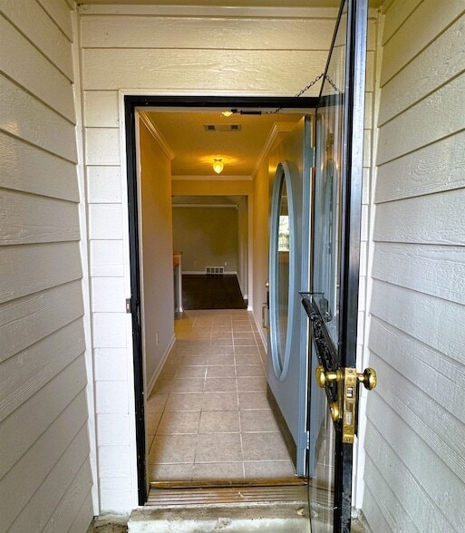 2271 Lake Springs Ln in Memphis, TN - Foto de edificio - Building Photo