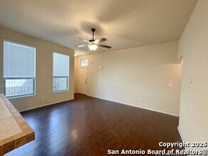 602 Creekside Cir in New Braunfels, TX - Building Photo - Building Photo