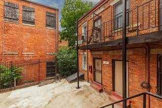 McMicken Ave in Cincinnati, OH - Foto de edificio - Building Photo