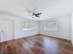 50 NE 56th Ct in Oakland Park, FL - Building Photo - Building Photo