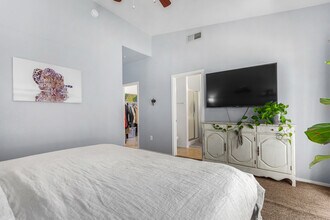1702 E Bell Rd in Phoenix, AZ - Building Photo - Building Photo