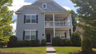 4008 Cedar Point Ave in Matthews, NC - Building Photo