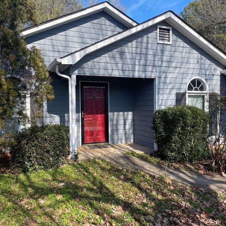 102 Wakefield Trce in Athens, GA - Building Photo