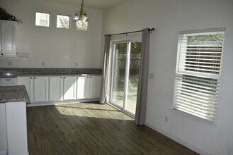 19 Striped Moss Ct in Roseville, CA - Building Photo - Building Photo