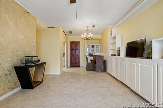 1 Towers Park Ln-Unit -1109 in San Antonio, TX - Building Photo - Building Photo