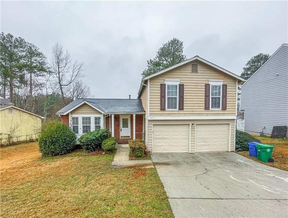 673 Fair Harbor Dr in Lithonia, GA - Building Photo