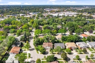1702 N Drury Ln in Arlington Heights, IL - Building Photo - Building Photo