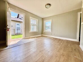 816 E Grove St in Mishawaka, IN - Foto de edificio - Building Photo