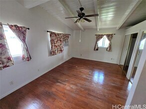 2447 Auhuhu St in Pearl City, HI - Building Photo - Building Photo