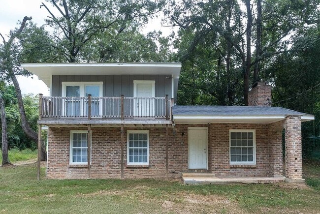1118 Louise Dr