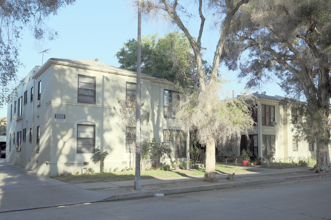 1801 S Westmoreland Ave in Los Angeles, CA - Building Photo