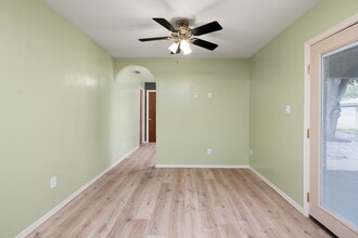 4800 Mile 6 Rd in McAllen, TX - Building Photo - Building Photo