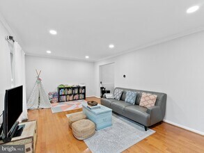 2602 Oakledge Ct in Vienna, VA - Building Photo - Building Photo