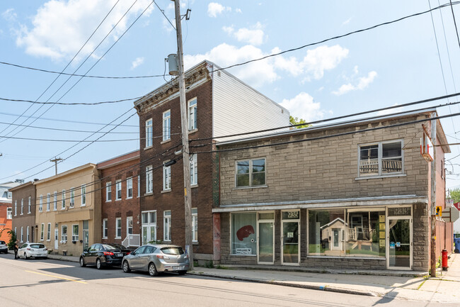 903 Saint-Vallier Rue O in Québec, QC - Building Photo - Primary Photo