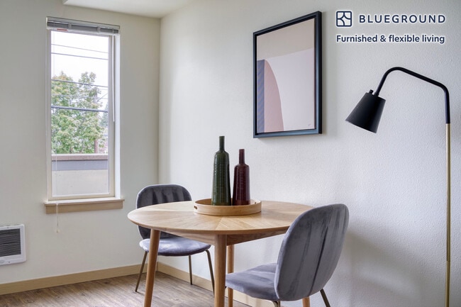 3920 Stone Way N, Unit SI FL3-ID640 in Seattle, WA - Foto de edificio - Building Photo