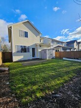 2808 57th Ave Ct E in Fife, WA - Foto de edificio - Building Photo